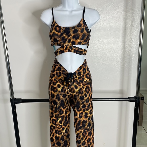 Workouts set. - Picture 3 of 5